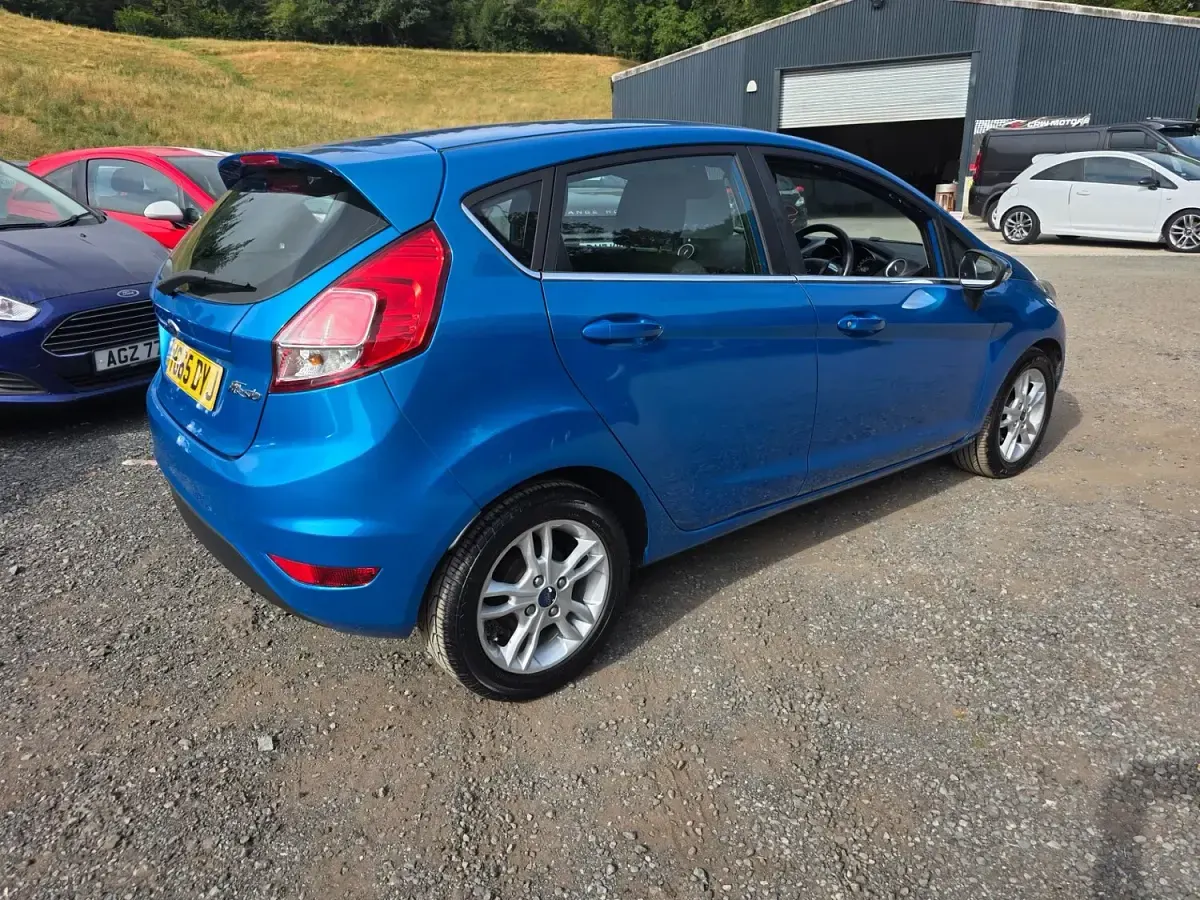 Used Ford Fiesta Zetec 2015 Blue Hatchback