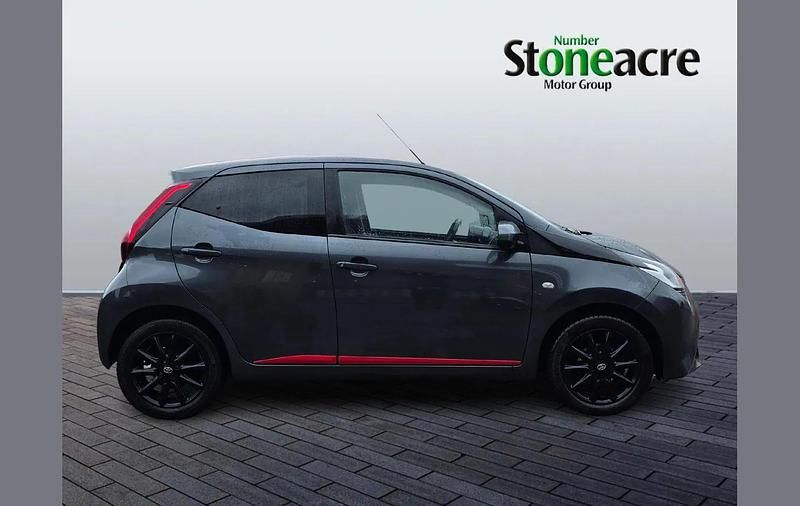 Used Toyota Aygo x-press 68 HP (50 kW) 2018 Grey Hatchback
