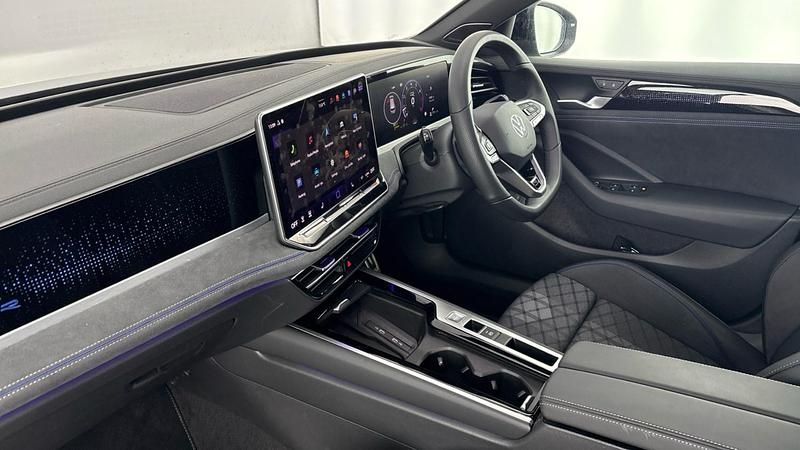 Used VW Passat R-line 150 HP (110 kW) 2025 Grey Estate