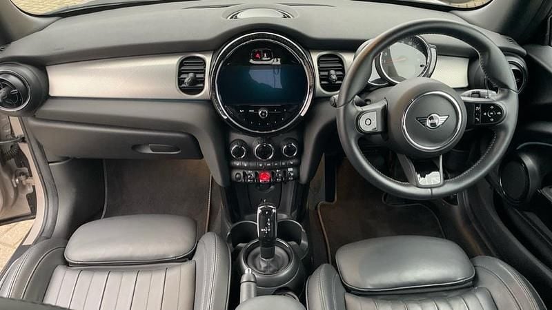 Used Mini Cooper Exclusive 134 HP (98 kW) 2023 Grey Hatchback