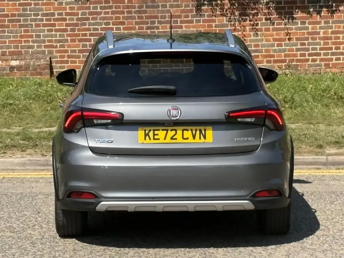 Used Fiat Tipo Cross 130 HP (95 kW) 2023 Grey Hatchback