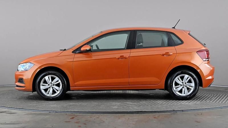 Used VW Polo SE 95 HP (69 kW) 2018 Orange Hatchback