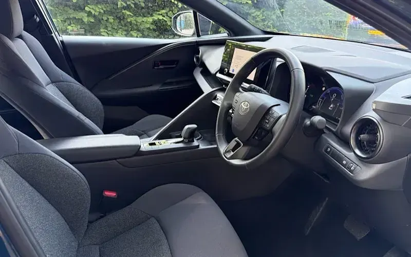 New Toyota C-HR 140 HP (102 kW) 2025 Blue SUV