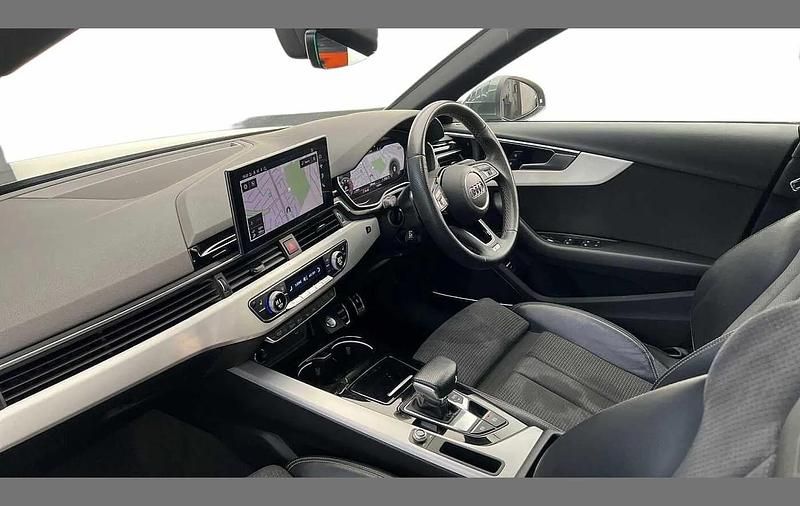 Used Audi A4 S-Line 200 HP (147 kW) 2023 Grey Estate