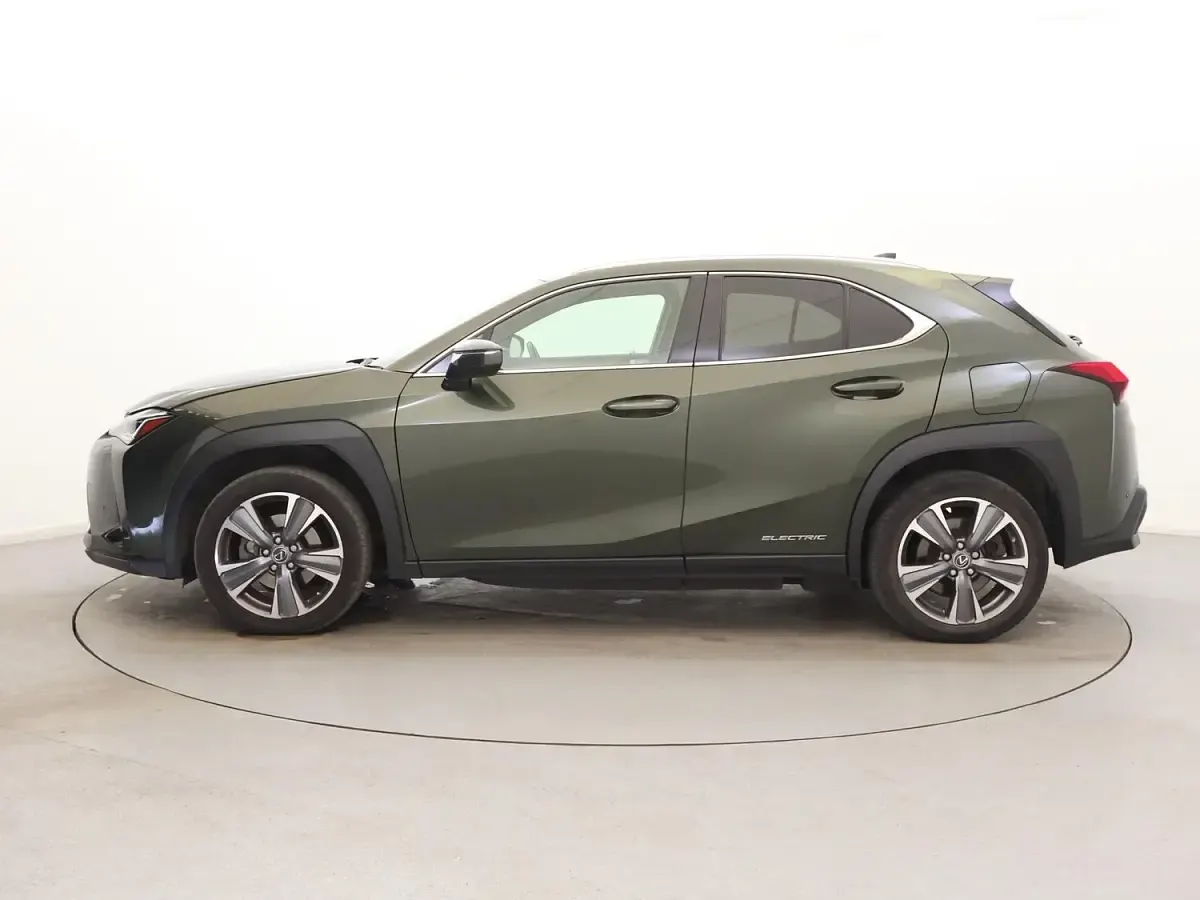 Used Lexus UX 300e 150 kW (204 HP) 2022 Green SUV