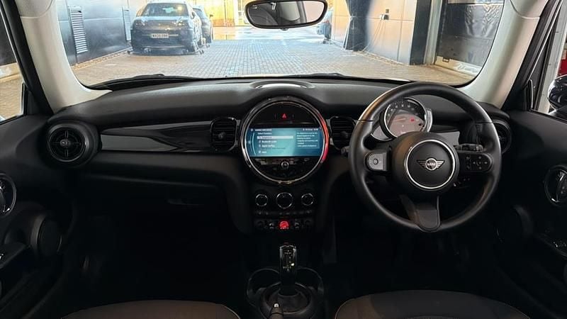 Used Mini Cooper Classic 134 HP (98 kW) 2021 Black Hatchback