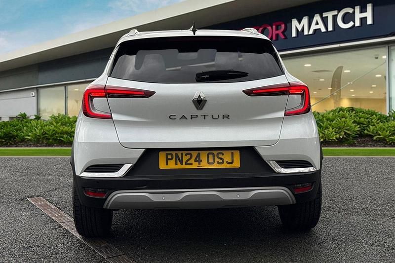 Used Renault Captur Techno 2024 White SUV