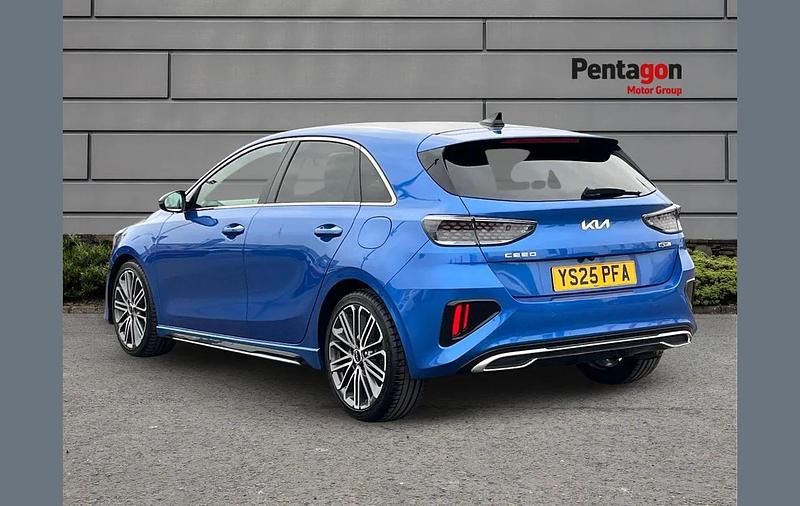 Used Kia Ceed GT-Line S 138 HP (101 kW) 2025 Blue Hatchback