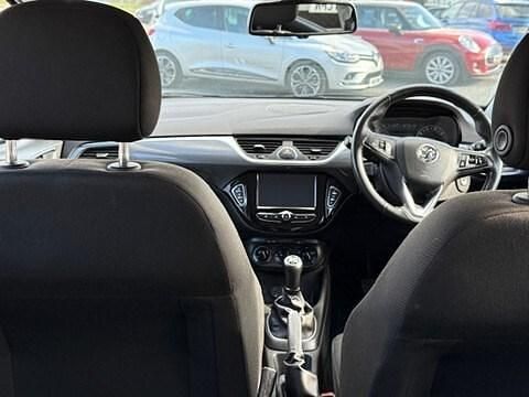 Second-hand Vauxhall Corsa 2017 Alb Hatchback