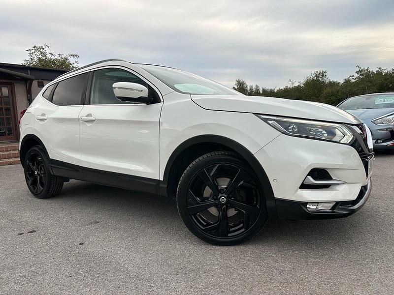 Used Nissan Qashqai Tekna 110 HP (80 kW) 2017 White SUV