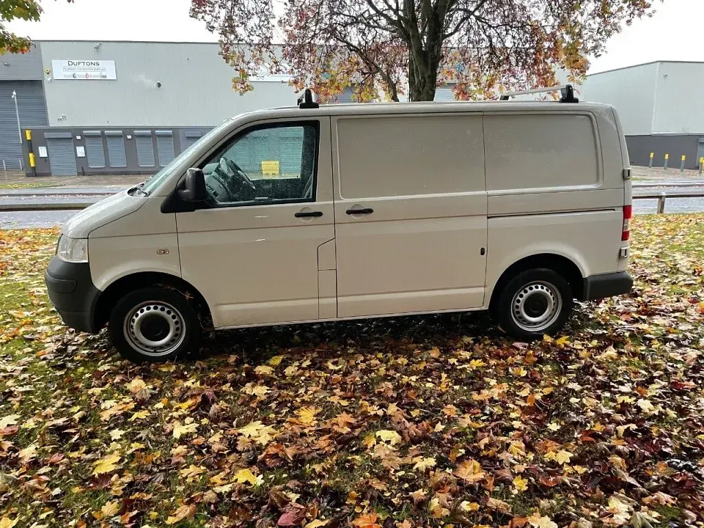Used VW T5 102 HP (75 kW) 2009 White Van