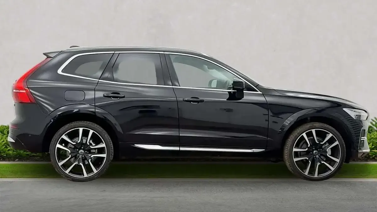 Used Volvo XC60 Ultra 250 HP (183 kW) 2025 Black SUV