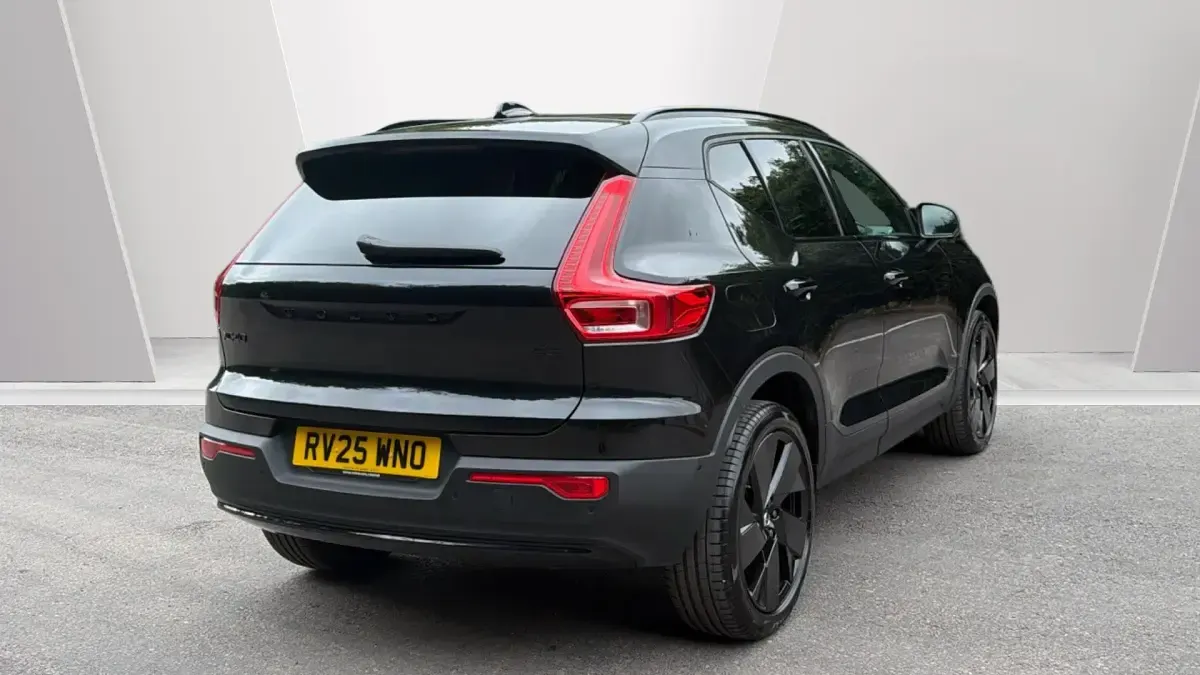 Used Volvo XC40 Ultra 163 HP (119 kW) 2025 Black SUV