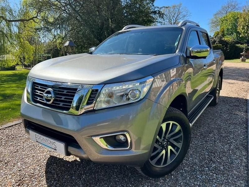 Usado Nissan Navara Tekna 190 HP (139 kW) 2018 Cinzento Pickup