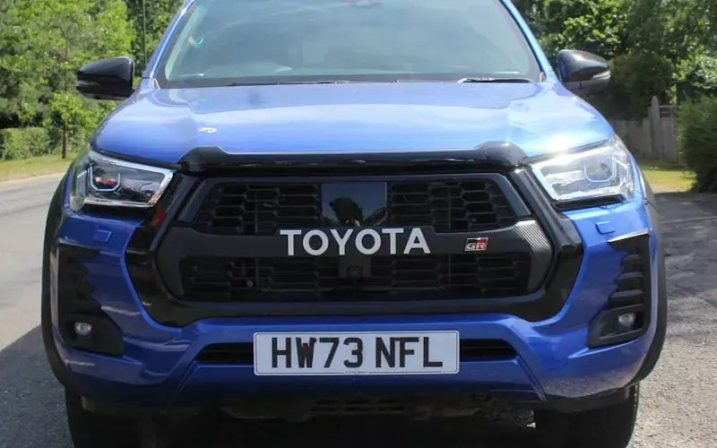 Used Toyota HiLux Sport 204 HP (150 kW) 2024 Blue Pickup