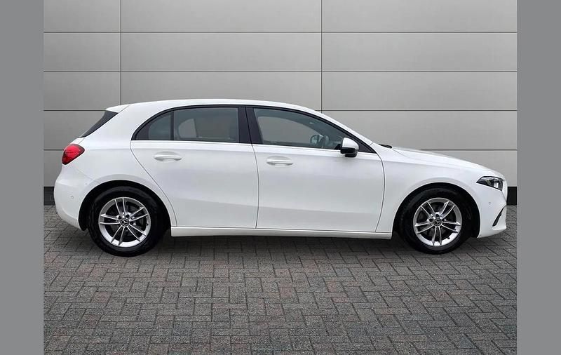 Used Mercedes A180 Executive 116 HP (85 kW) 2019 White Hatchback