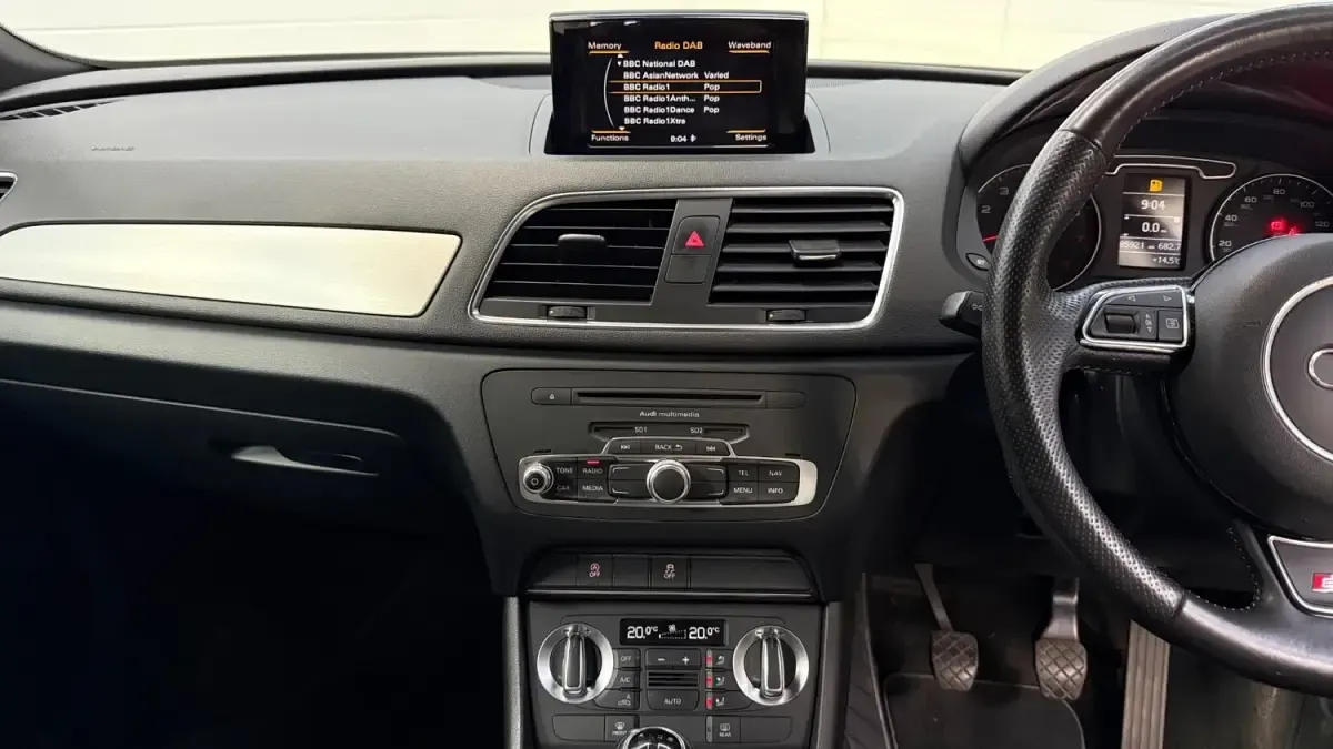 Usado Audi Q3 S-Line 150 HP (110 kW) 2014 Cinzento SUV