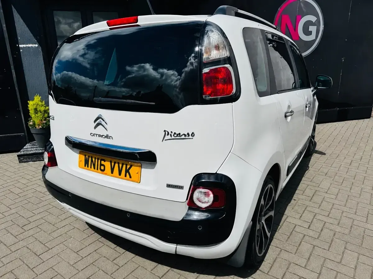 Used Citroën C3 Picasso Platinum 100 HP (73 kW) 2016 White MPV