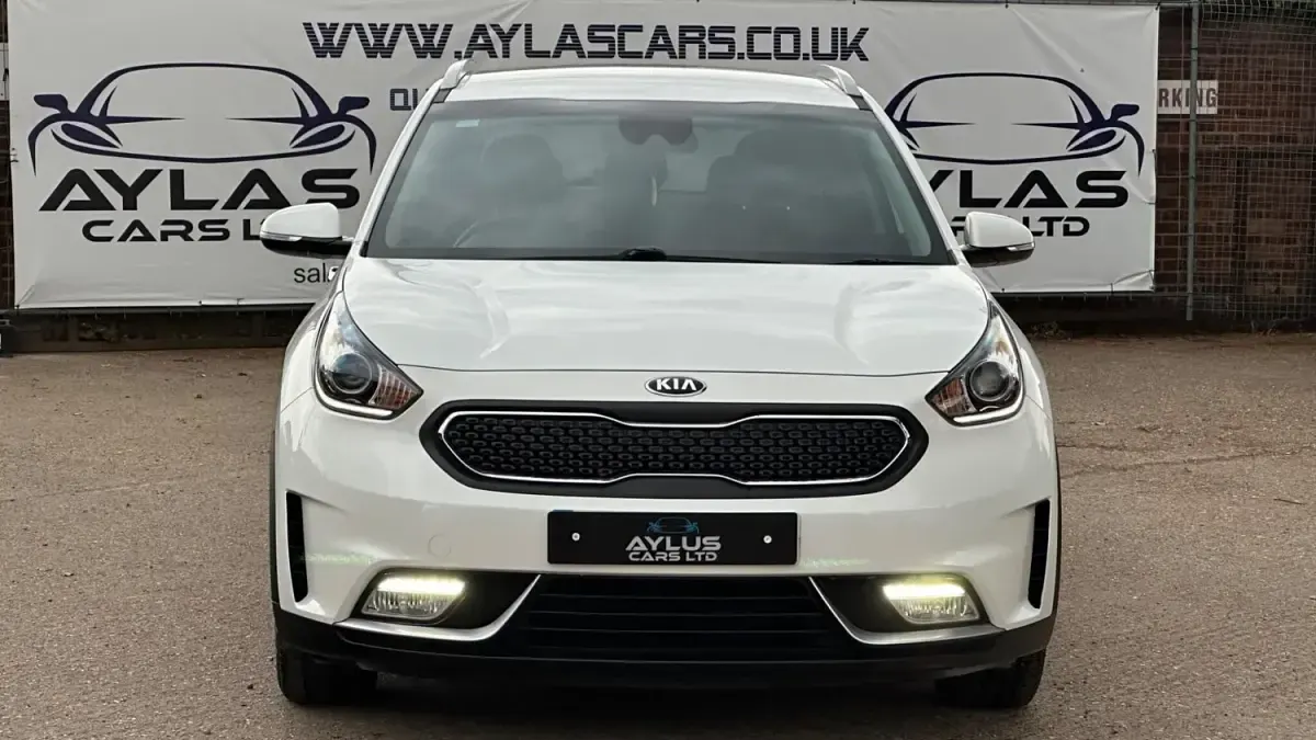 Used Kia Niro 141 HP (103 kW) 2019 White SUV