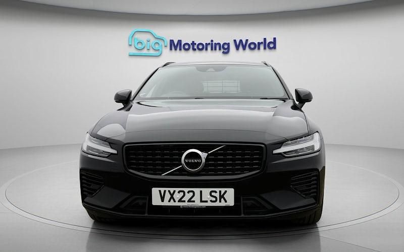 Used Volvo V60 R-Design 349 HP (256 kW) 2021 Black Estate