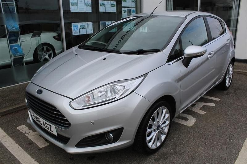 Used Ford Fiesta Titanium X 125 HP (91 kW) 2016 Silver Hatchback
