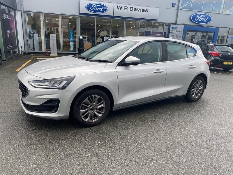 Used Ford Focus Titanium 155 HP (114 kW) 2023 Moondust Hatchback