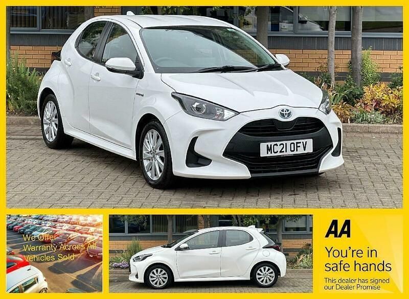 White Used 2021 Toyota Yaris Hybrid Hatchback | £11,975 (Good price) - Image 1/4