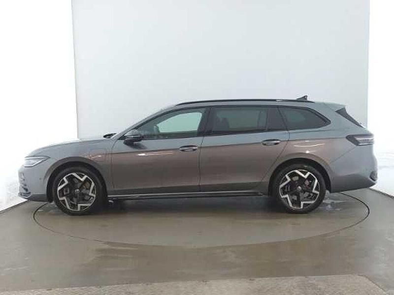 Used VW Passat R-line 272 HP (200 kW) 2024 Grey Estate
