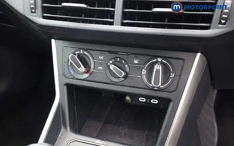 Used VW Taigo Life 95 HP (69 kW) 2023 Black SUV