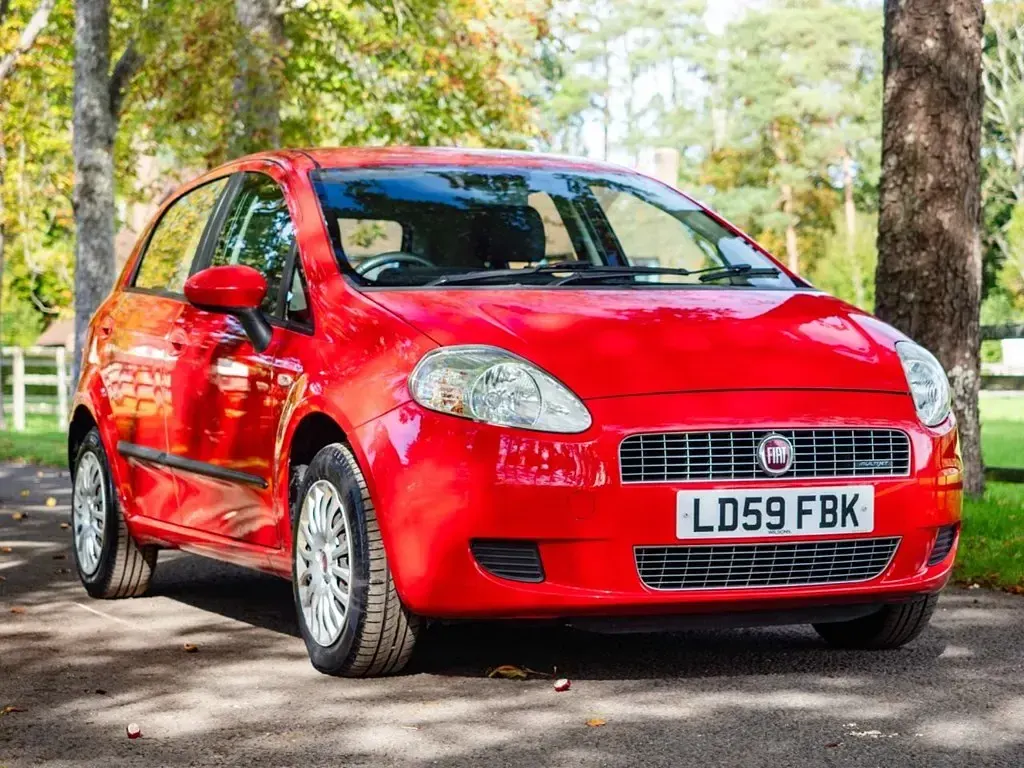 Used Fiat Grande Punto Dynamic 75 HP (55 kW) 2009 Red Hatchback