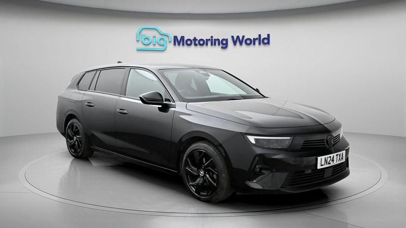 Used Vauxhall Astra S 129 HP (94 kW) 2024 Black Estate