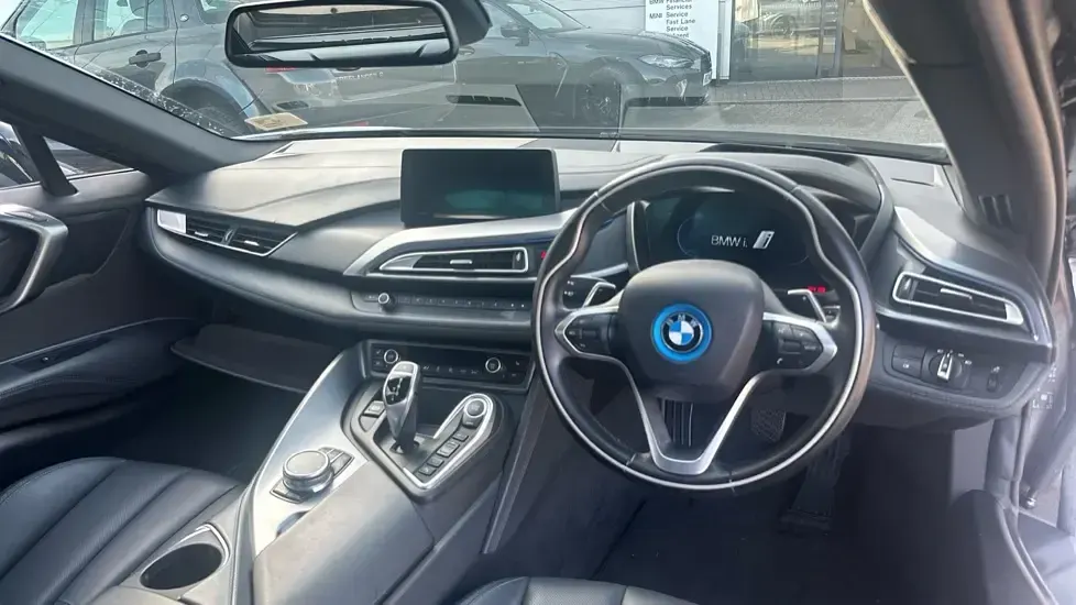 Used BMW i8 357 HP (262 kW) 2017 White Coupe