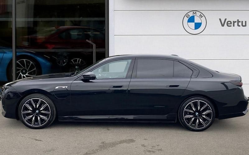 Used BMW M760e 571 HP (419 kW) 2026 Sedan