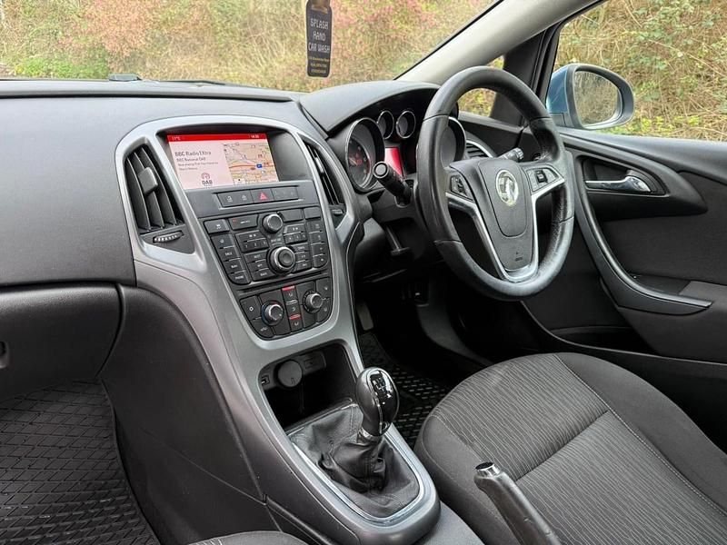 Used Vauxhall Astra 2015 Blue Hatchback