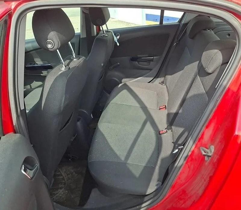 Second-hand Vauxhall Corsa Edition 2010 Roșu Hatchback