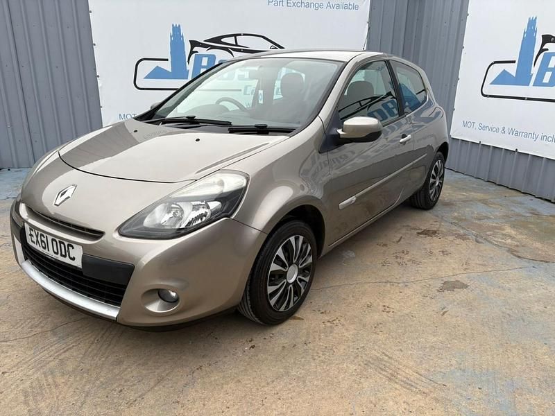 Beige Used 2011 Renault Clio II Expression Hatchback | £2,199 (Fair price) - Image 1/4