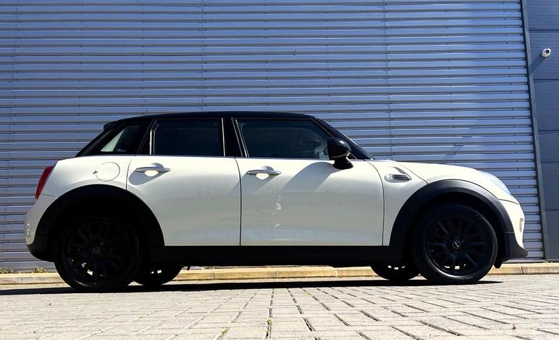 Używany Mini Cooper Hatch 2016 Beżowy Hatchback