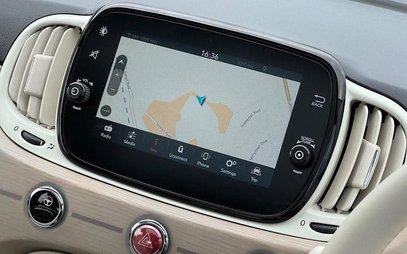 Used Fiat 500 Dolcevita 69 HP (50 kW) 2019 White Hatchback