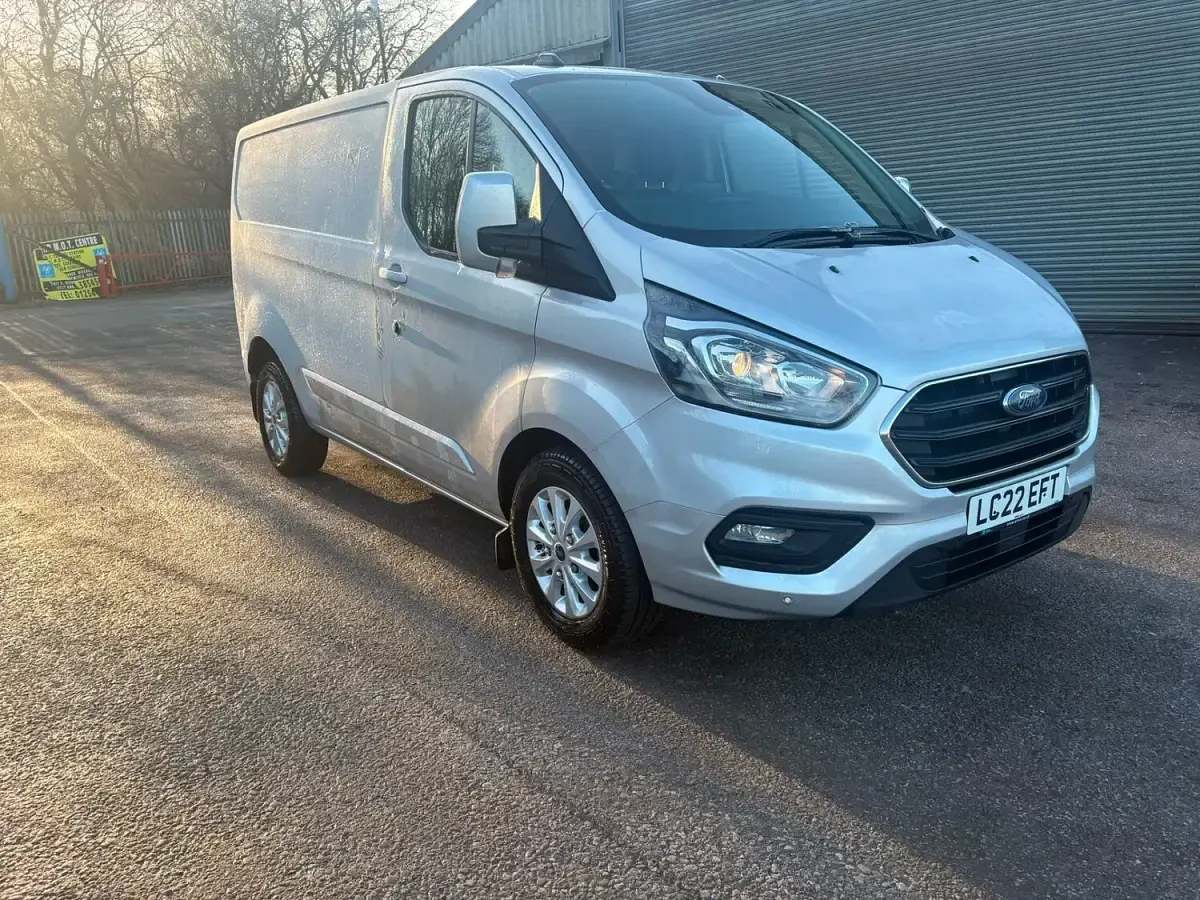 Used Ford Transit Custom Limited 130 HP (95 kW) 2022 Silver Van