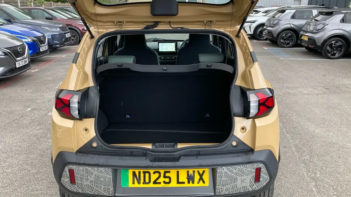 Used Dacia Spring Extreme 47 kW (65 HP) 2025 Beige Hatchback