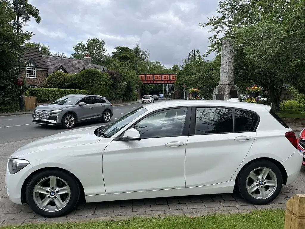 Used BMW 116 Efficient Dynamics 2012 White Hatchback