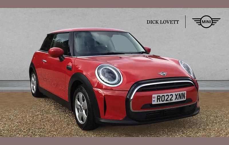Used Mini Cooper Classic 134 HP (98 kW) 2022 Red Hatchback