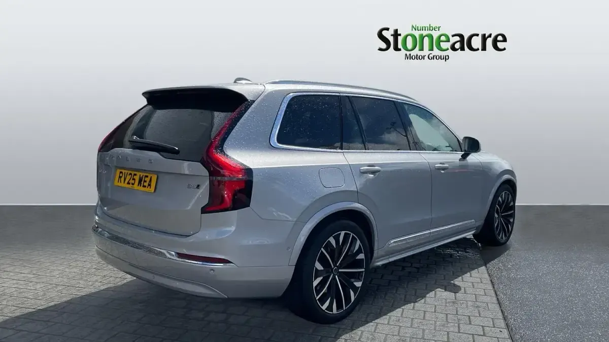 Begagnad Volvo XC90 Ultra 250 HK (183 kW) 2025 Silver SUV