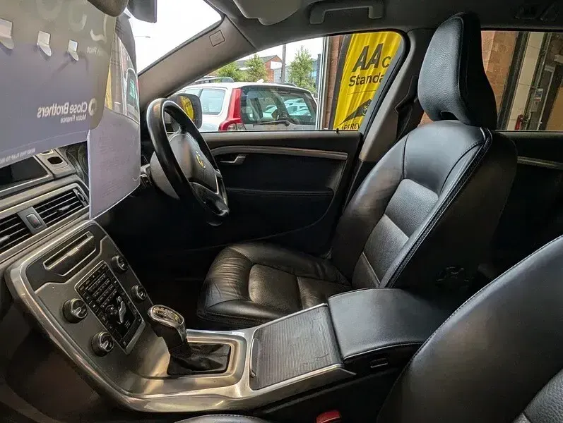Used Volvo XC70 SE Lux 163 HP (119 kW) 2013 Gold Estate