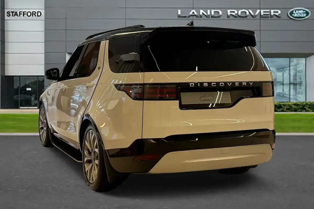 New Land Rover Discovery S 2026 White SUV