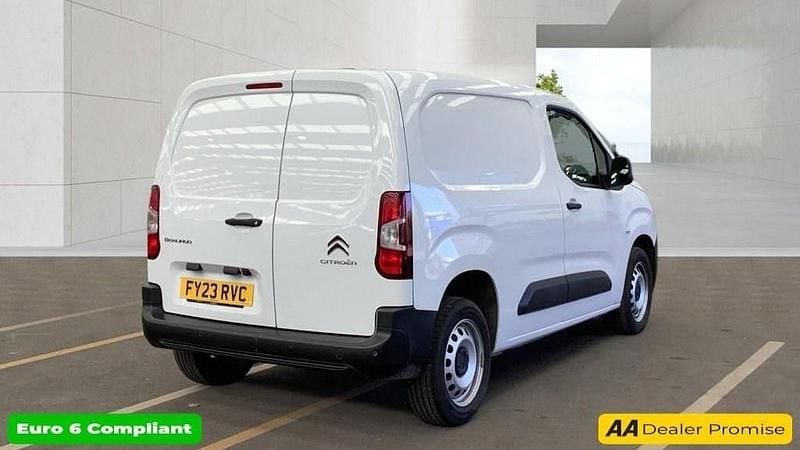 Used Citroën Berlingo PureTech 108 HP (79 kW) 2023 White MPV