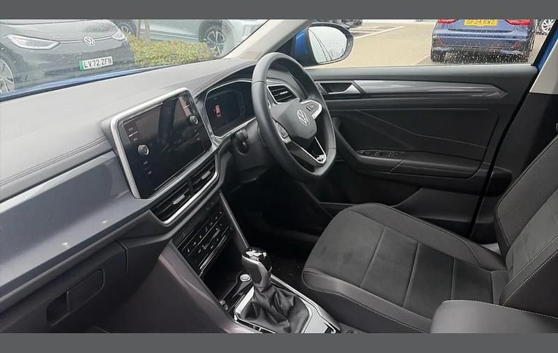 Used VW T-Roc Style 150 HP (110 kW) 2023 Blue SUV