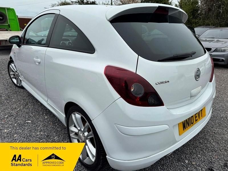 Second-hand Vauxhall Corsa 2010 Alb Hatchback