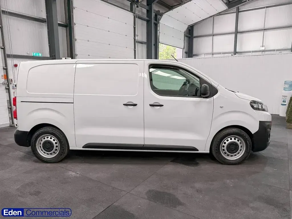 Used Citroën Dispatch 100 kW (136 HP) 2023 White MPV
