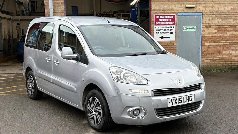 Begagnad Peugeot TePee S 2015 Silver Minibuss